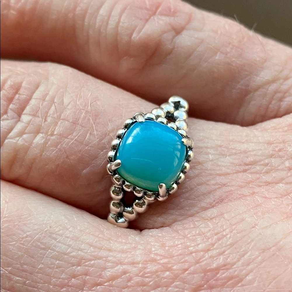 Pandora Vibrant Blue Crystal ring. Size 5